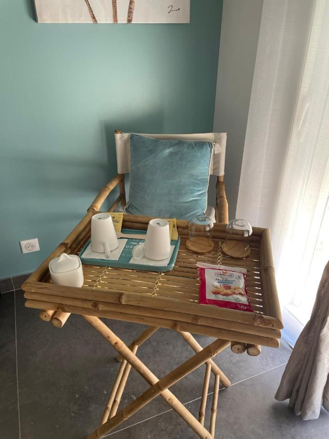 Chambre Luxe Dans Villa De Standing Avec Piscine, Acces Discret Et Independant, Terrasse Arboree Et Parking Prive 拉瓦勒他·杜瓦尔 外观 照片