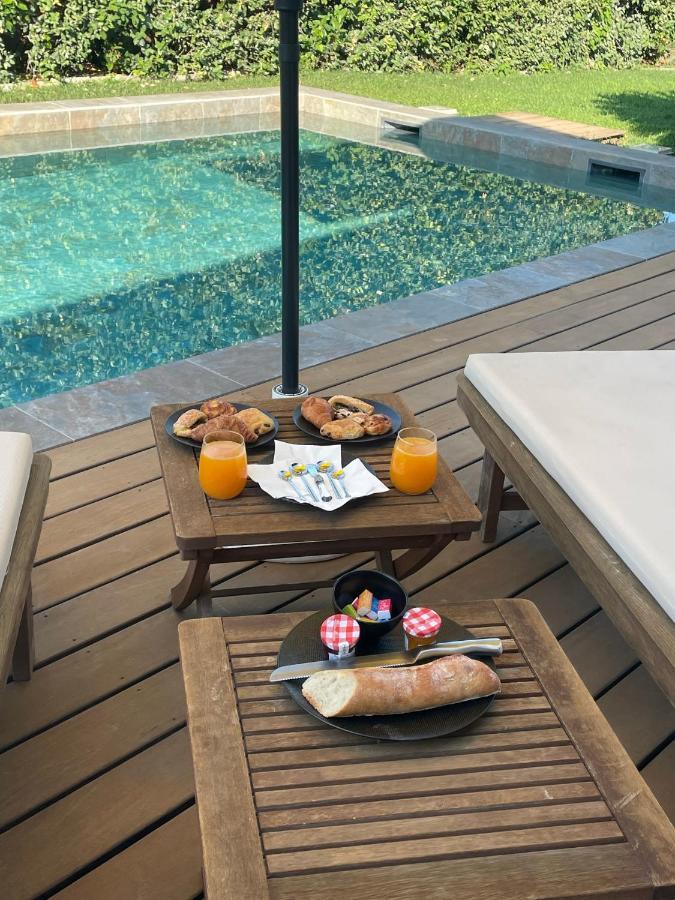 Chambre Luxe Dans Villa De Standing Avec Piscine, Acces Discret Et Independant, Terrasse Arboree Et Parking Prive 拉瓦勒他·杜瓦尔 外观 照片