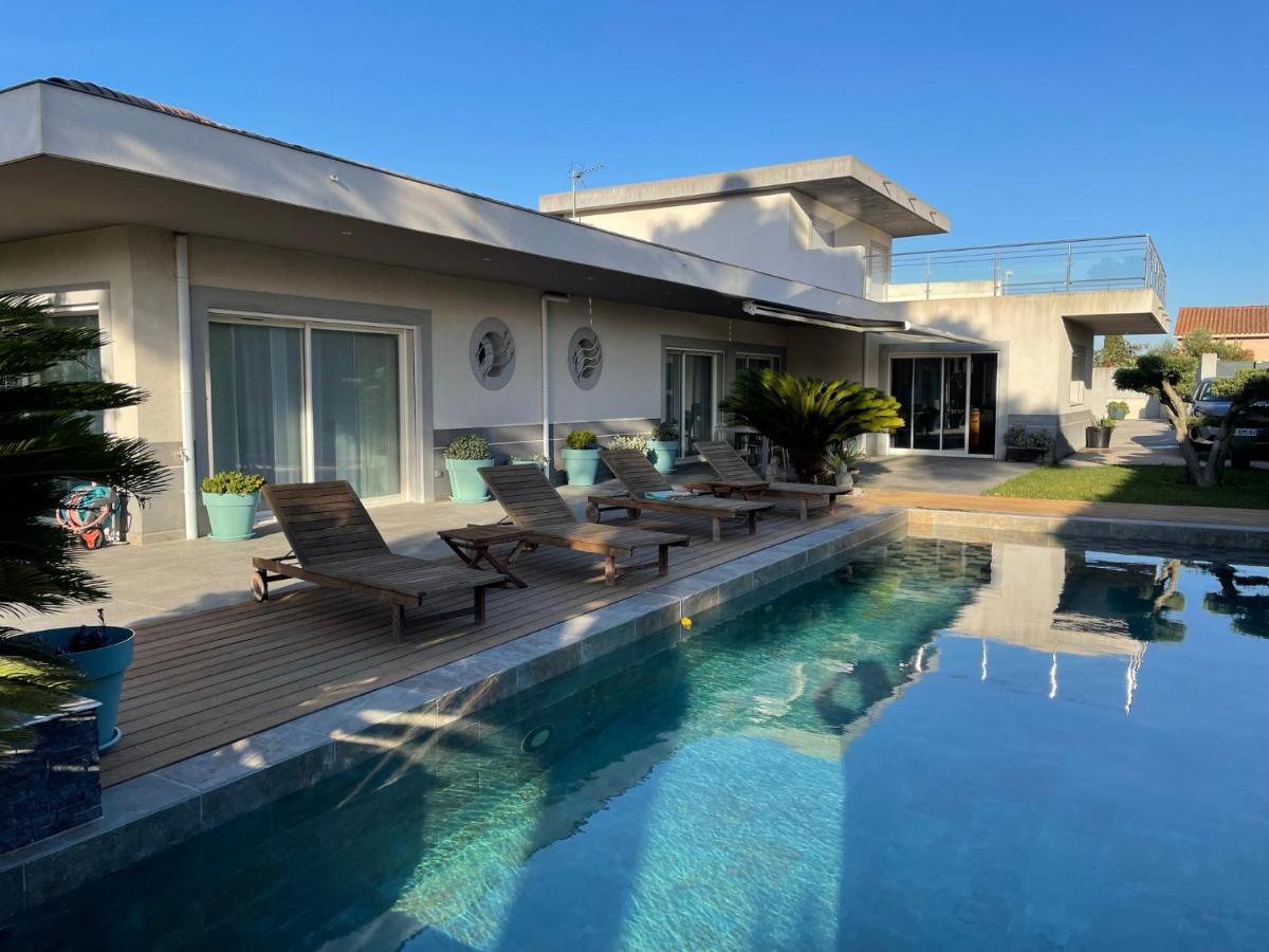 Chambre Luxe Dans Villa De Standing Avec Piscine, Acces Discret Et Independant, Terrasse Arboree Et Parking Prive 拉瓦勒他·杜瓦尔 外观 照片
